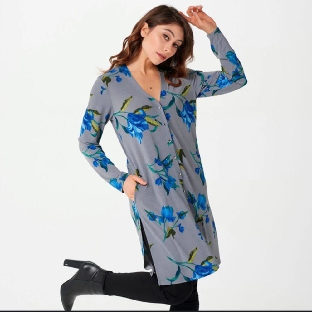 Susan Graver  Printed Texture Liquid Knit Long Cardigan. Gray floral XL